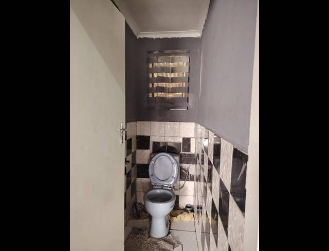 6 BEDROOM HOUSE FOR SALE IN LENASIA SOUTH